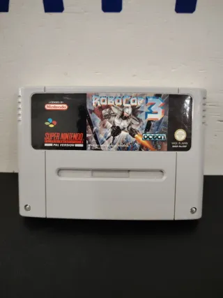 Cartuccia del videogioco Robocop 3 per Super Nintendo (SNES). Versione PAL.