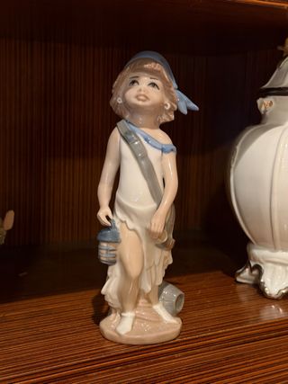 Figura Lladro Porcelana Niña Farol