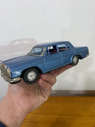 Coche Juguete Bandai Mercedes-Benz 250