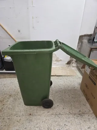 Contenedor de basura con ruedas 240 L