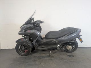 YAMAHA TRICITY 300