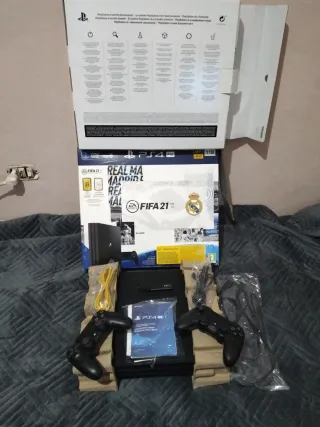 PS4 Pro 1TB FIFA 21 Edición Real Madrid