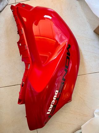 Carenado depósito derecho Ducati Monster 937