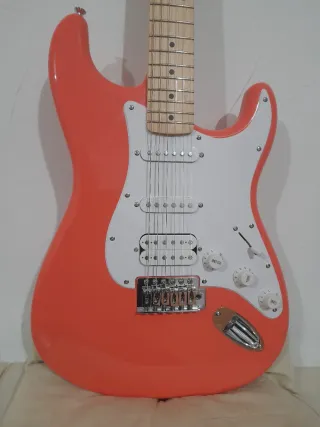 Guitarra Eléctrica Squier Stratocaster Sonic