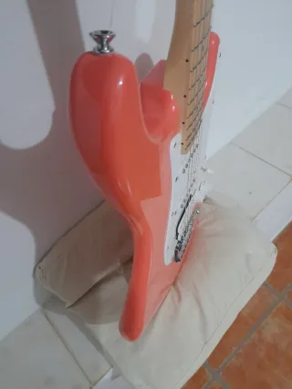 Guitarra Eléctrica Squier Stratocaster Sonic