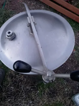 Olla grande de presión