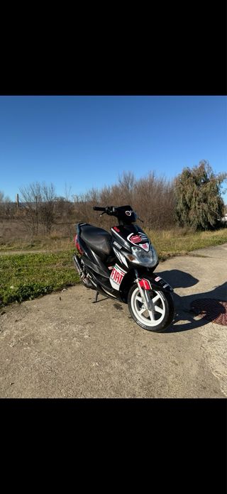 Moto Yamaha Jog RR