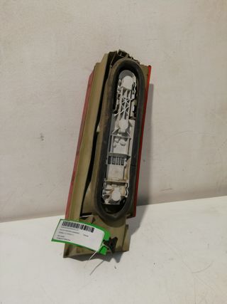 PILOTO TRASERO IZQUIERDO RENAULT 5 (2)