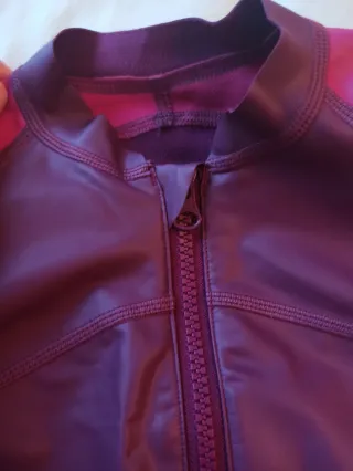 Traje de neopreno manga larga y pierna corta