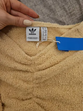 Torera Adidas Beige Talla Única. Edición limitada