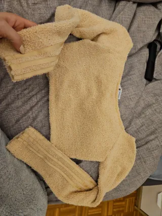 Torera Adidas Beige Talla Única. Edición limitada