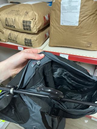 Pantalón outdoor forrado gris y negro