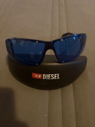 Occhiali da sole Diesel neri e blu