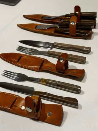 Juego de Cubiertos con Funda Individual Cuero x4