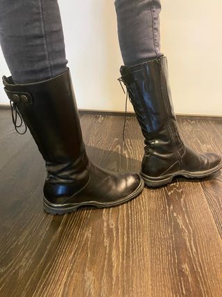 Stivali in pelle neri con stringa