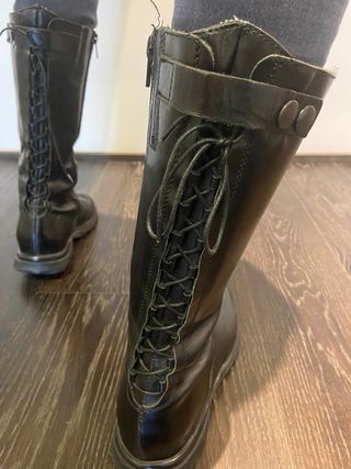 Stivali in pelle neri con stringa