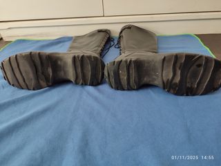 Stivali in pelle neri con stringa