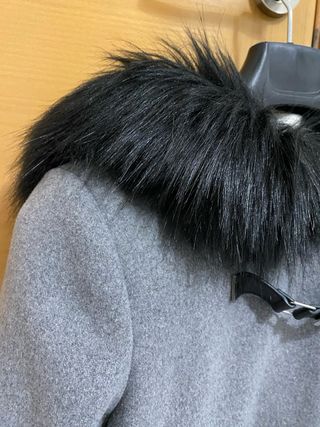 Abrigo gris Stradivarius talla S