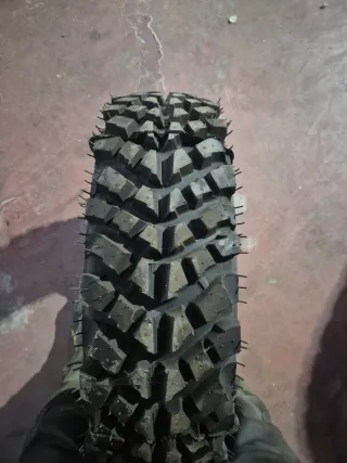 Neumático Insaturbo 195/80 R15 4x4 Nuevo
