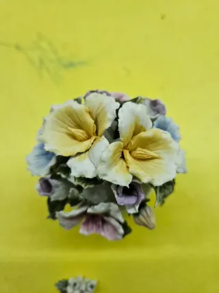 Fiori in porcellana decorativi