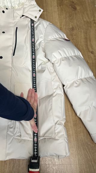 Chaqueta acolchada blanca con capucha