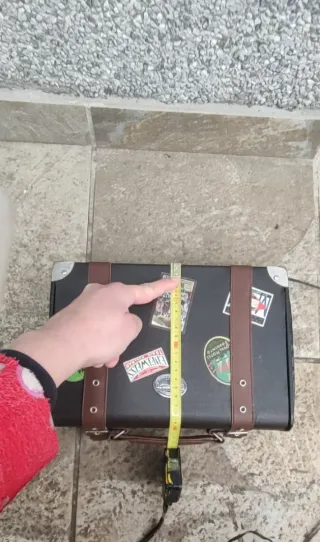 MALETIN COMPACT DISK-RADIO-RELOJ TRAVEL SUITC