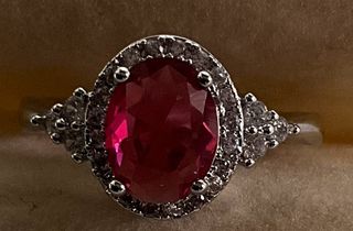 Anello vintage con gemma rubino rosso