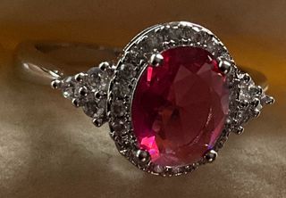 Anello vintage con gemma rubino rosso