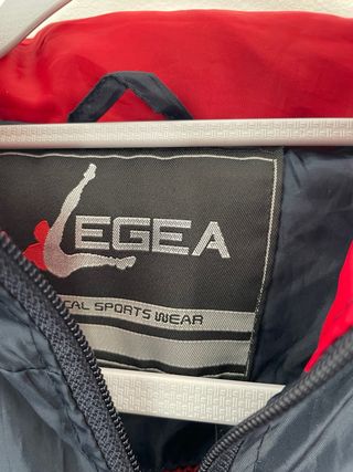 Cortavientos Legea Negro y Rojo