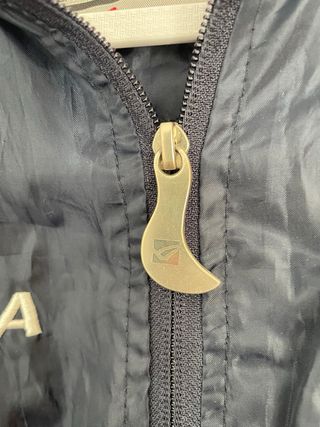 Cortavientos Legea Negro y Rojo