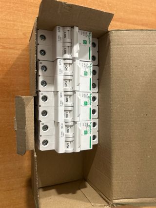 Schneider Electric MCB 3 de C25 e  1 de C10