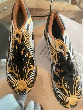 Botas de fútbol niño talla 34 y 36