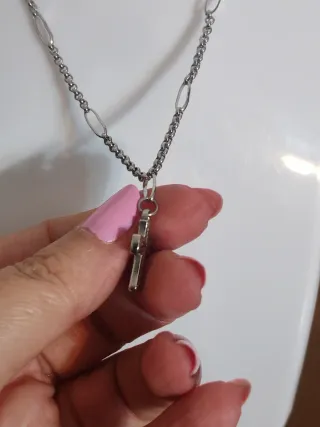 Collana con croce in acciaio