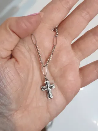 Collana con croce in acciaio
