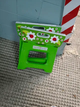 3 taburetes infantiles plegables