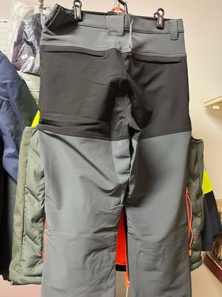 Pantalones de trabajo grises y negros