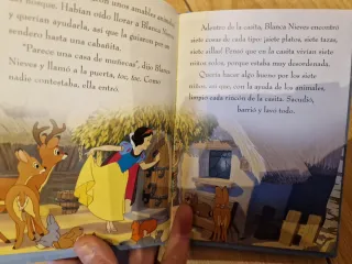 Lote Disney Princesas 6 Libros de Virtudes y 6 Fig