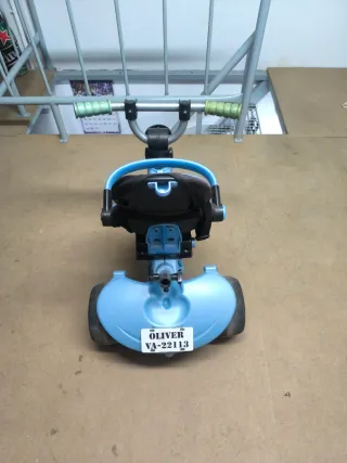 Triciclo infantil azul y negro