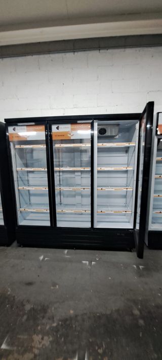 Nevera Expositora Bebidas 3 Puertas