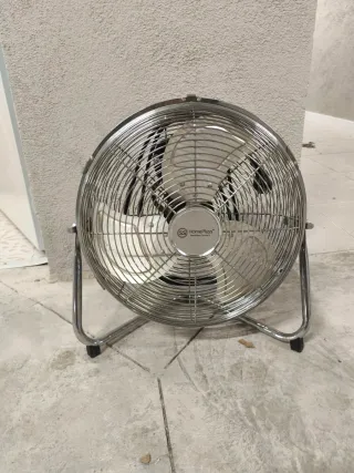 Ventilador HomePlus Metálico Plateado