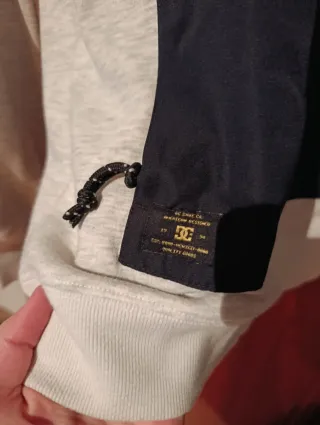 Sudadera DC Beige y Negra