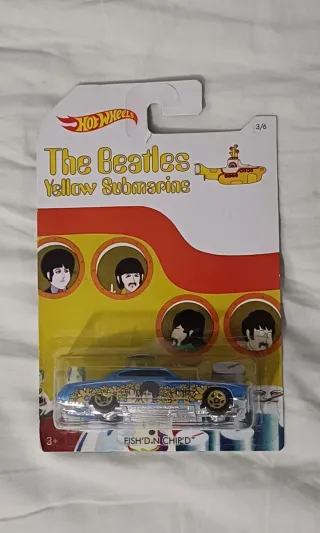 Hot Wheels The Beatles Yellow Submarine Set Comple