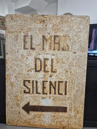 Cartel hierro casa descanso Mas Del Silenci