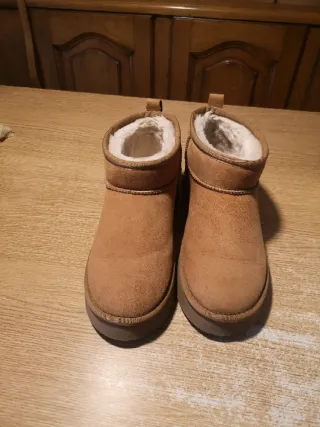 Botas UGG Cortas Marrones