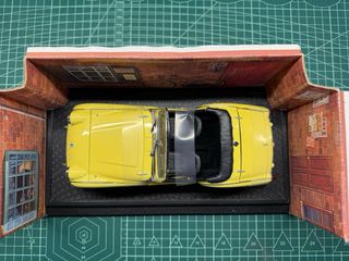 Maqueta Kyosho Triumph TR3A 1:18