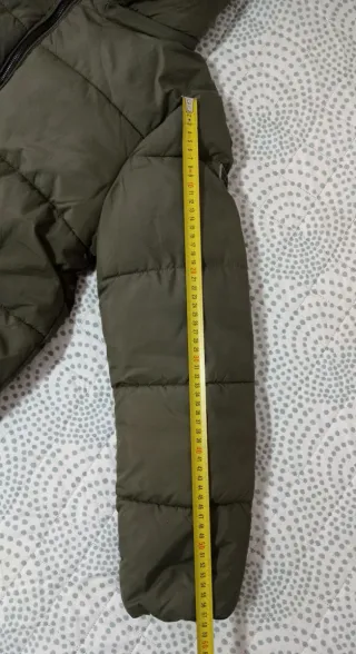 Chaquetón acolchado verde con polar