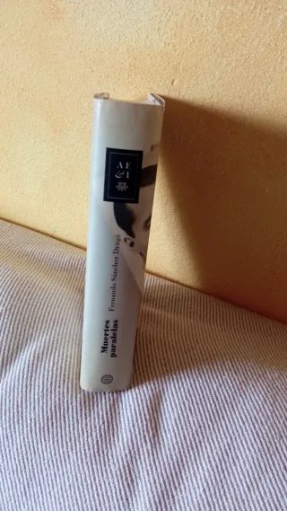 Libro Muertes paralelas