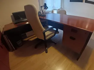 Muebles Oficina: Escritorio y Sillas