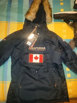 Cazadora ANAPURNA unisex con etiqueta