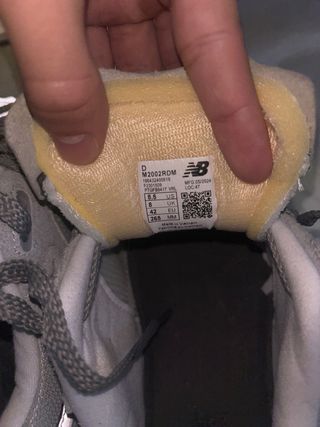 New Balance 2002r Gris y Blanco